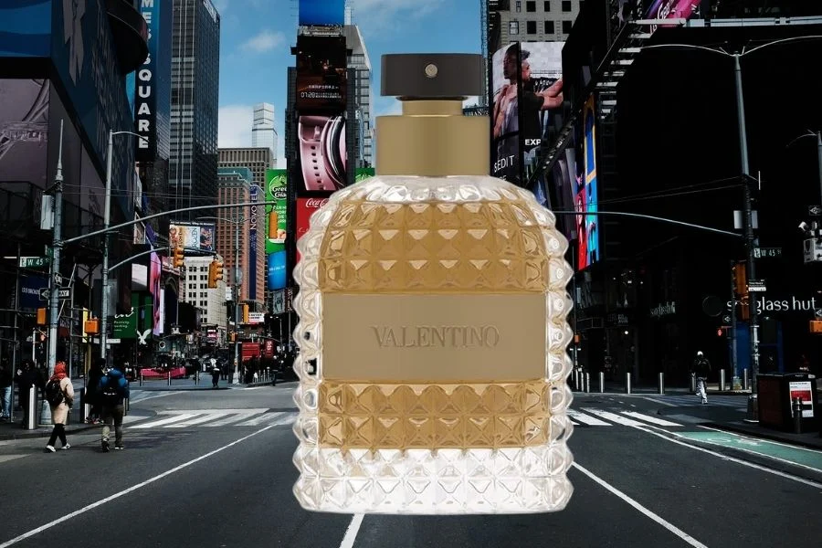 Valentino Uomo by Valentino, one of the best perfumes for men that last